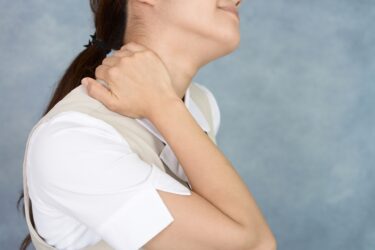 肩甲骨の痛みの原因は肩こりではなかった！？